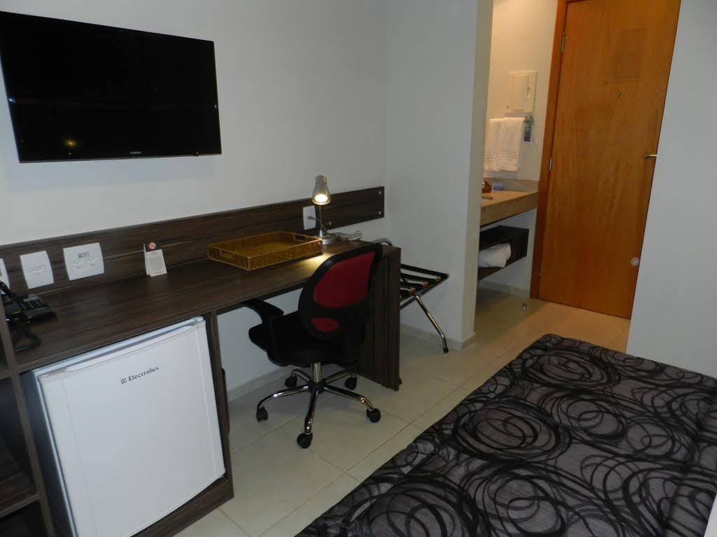 Nobile Inn Dutra Rio De Janeiro เซา โชอาว เจ เมริติ ภายนอก รูปภาพ